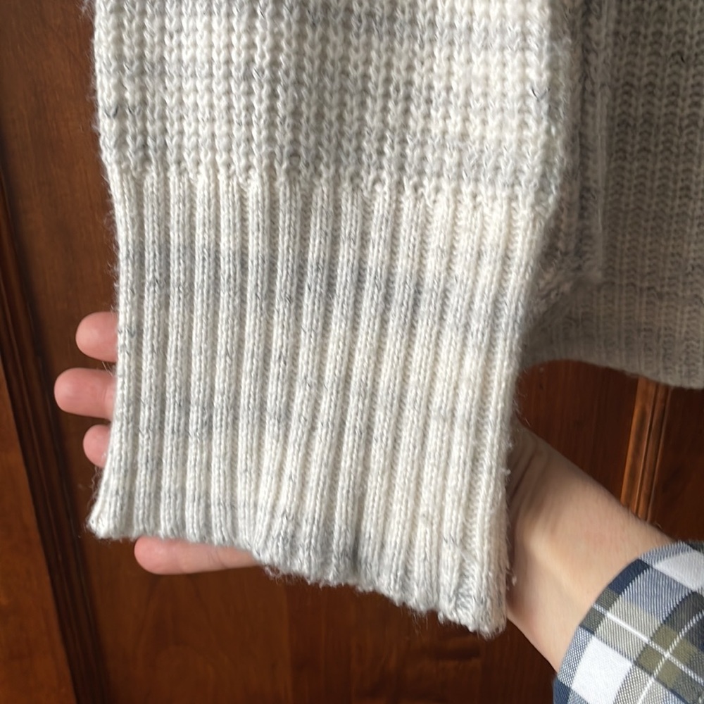 Splendid Sweater - Picture 4 of 9